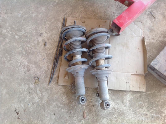 ขายโช้คโหลดวีโก้ พร้อมสปริง1.5-2นิ้ว 1คู่