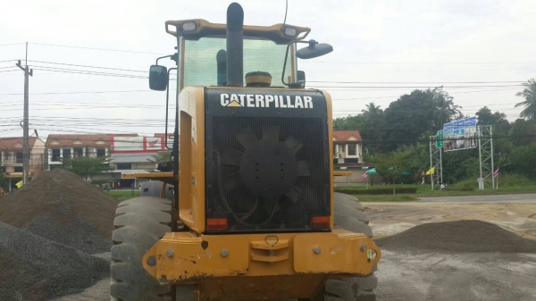 ขายรถตักล้อยาง CAT 924H เอกสารเล่มทะเบียน 4798 ชม.