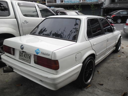 ปรับราคา BMW E30สีขาวมุข SR20TURBO LPGหัวฉีด MAX18 ดิส4ล้อช่วงล่างสกายลาย