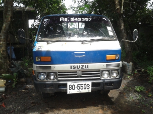 4  ล้อใหญ่  อีซูสุ 85  แรงม้า(รถห้างแท้)  เดิมๆทั้งคัน พร้อมใช้งาน