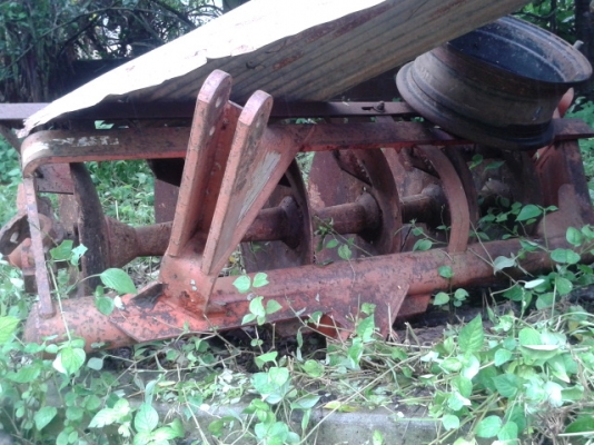 (โรตารีขายแล้ว ไปสทิงพระ  พรุ่งนี้จัดส่งถึงบ้านค่ะ  ขอบคุณการไว้วางใจโอนเงินกลางอากาศ)  เหลือแต่จาน