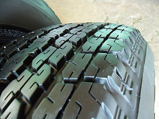 ยางกระบะสูงขอบ17 บริดสโตน245-65-R17ลงพื้นปลายปี14(4เส้น 5,900) ยางกระบะสูงขอบ17 บริดสโตน245-65-R17ลงพื้นปลายปี14(4เส้น 5,900)