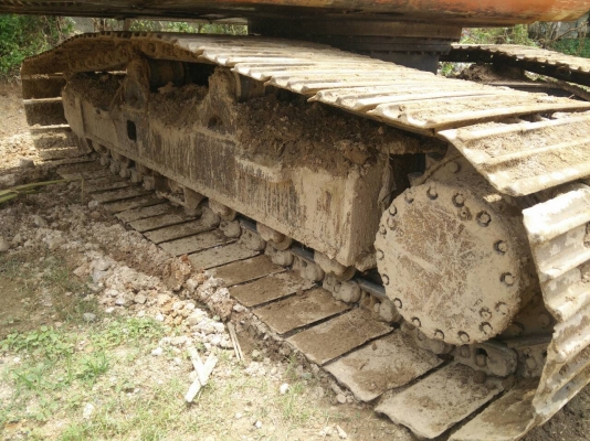 ขายรถแบคโฮ HITACHI EX200-2 ระบบไฟแมกปั๊ม เอกสารเล่มทะเบียน ราคา 650000