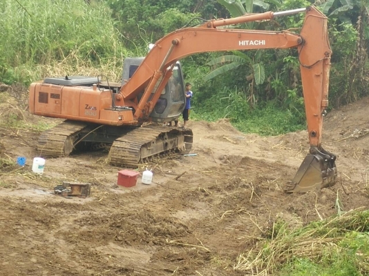 ขายรถแบคโฮ HITACHI EX200-2 ระบบไฟแมกปั๊ม เอกสารเล่มทะเบียน ราคา 650000