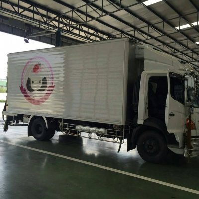 ขาย 6 ล้อ ฮีโน่ เม้า 500 ตู้เย็น ยาว 5.5 ม. 175 แรง ปี 2557 สภาพสวยจัด รถใช้น้อย วิ่งส่งขนม เครื่องดี คัสซีสวย จัดแนนท์ได้ครับ สนใจติดต่อได้ที่ 081-9420141 , 081-5715326 ขาย 6 ล้อ ฮีโน่ เม้า 500 ตู้เย็น ยาว 5.5 ม. 175 แรง ปี 2557 สภาพสวยจัด รถใช้น้อย วิ่งส่งขนม เครื่องดี คัสซีสวย จัดแนนท์ได้ครับ สนใจติดต่อได้ที่ 081-9420141 , 081-5715326