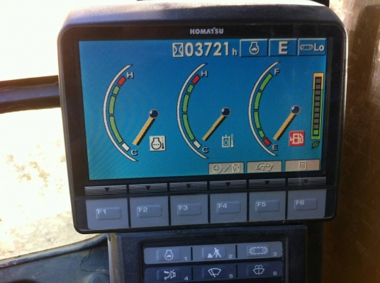 ขายรถแบคโฮ KOMATSU PC200-8 เอกสารใบแจ้งจำหน่าย 3721 ชม.ราคา 1950000