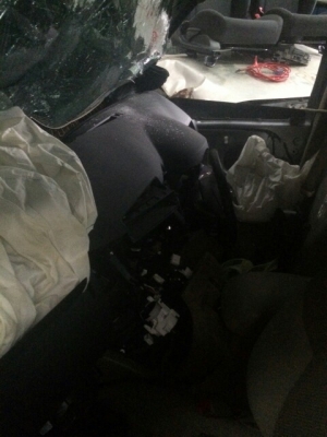 ซากวีโก้ 4 ประตูเเชมป์ 2500 ตัวG สีเทาโอนลอยๆบุคลหรือเเยกขายอะไหลทั้งคันสอบถามได้มีหลายรุ่นทั้งเก๋งเเละกระบะ