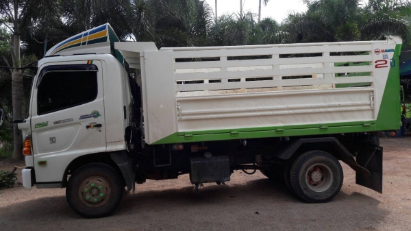 ขายรถบรรทุก 6 ล้อดัมพ์ HINO FC9J 175 แรงม้าปี 2556 ไมล์ 76824 กม.ราคา 1050000