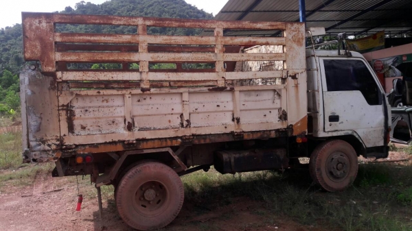 ขายรถบรรทุก 6 ล้อดัมพ์ MITSUBISHI 115 แรงม้า ราคา 200000