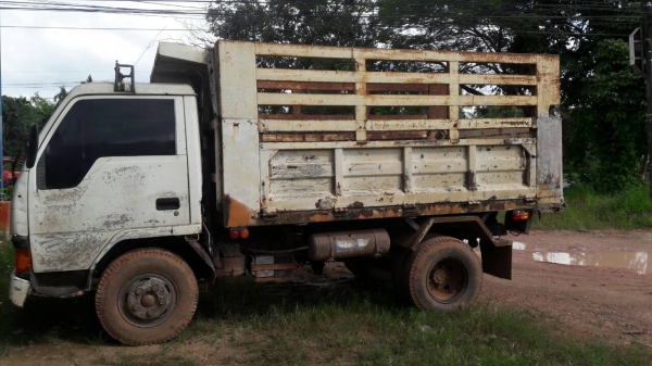 ขายรถบรรทุก 6 ล้อดัมพ์ MITSUBISHI 115 แรงม้า ราคา 200000