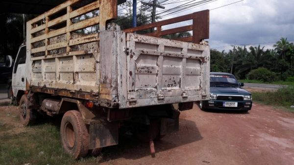 ขายรถบรรทุก 6 ล้อดัมพ์ MITSUBISHI 115 แรงม้า ราคา 200000