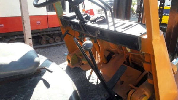 โฟลิพ3ตันสูง3เมตรเกียรธรรมดา เก่านอก