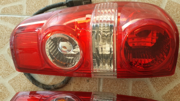 ไฟท้ายเฃฟโลเลต รถกระบะของแท้ ไฟท้ายเฃฟโลเลต รถกระบะของแท้