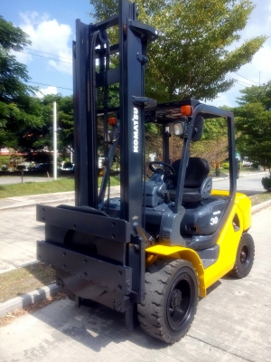 ขายโคมัตสุ 3 ตันเกียร์ออโต้ เสา 4 เมตร ติดงาหมุน 081-3535-948