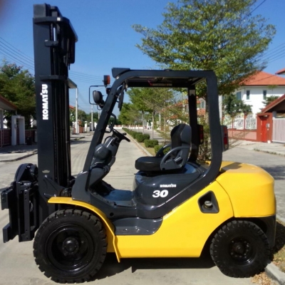 ขายโคมัตสุ 3 ตันเกียร์ออโต้ เสา 4 เมตร ติดงาหมุน 081-3535-948