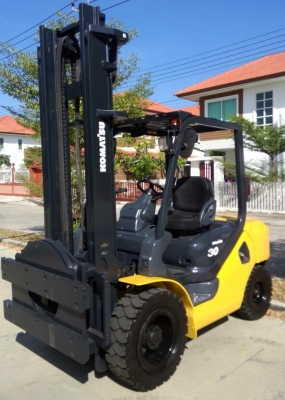 ขายโคมัตสุ 3 ตันเกียร์ออโต้ เสา 4 เมตร ติดงาหมุน 081-3535-948