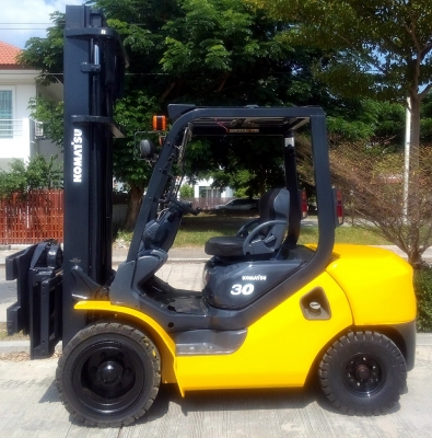 ขายโคมัตสุ 3 ตันเกียร์ออโต้ เสา 4 เมตร ติดงาหมุน 081-3535-948