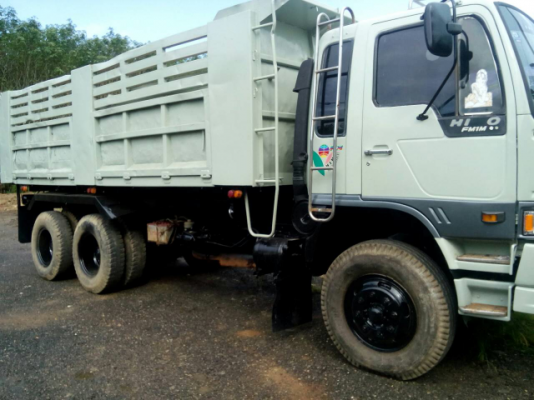 ขายรถบรรทุก 10 ล้อดัมพ์ HINO FM1M 220 แรงม้า มี 2 คัน ราคาคันละ 1000000