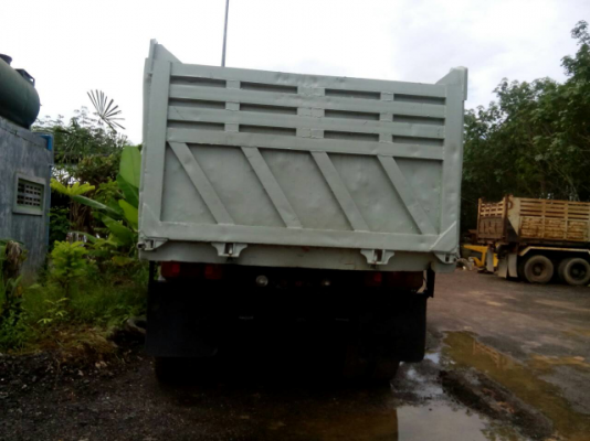 ขายรถบรรทุก 10 ล้อดัมพ์ HINO FM1M 220 แรงม้า มี 2 คัน ราคาคันละ 1000000