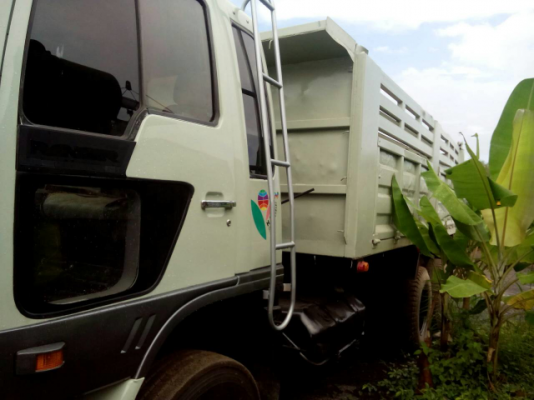 ขายรถบรรทุก 10 ล้อดัมพ์ HINO FM1M 220 แรงม้า มี 2 คัน ราคาคันละ 1000000