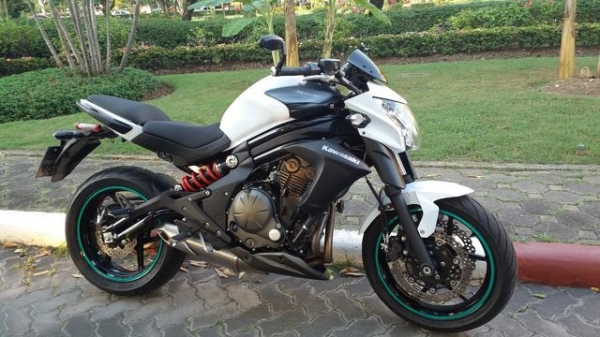 Kawasaki Er6n year 2014