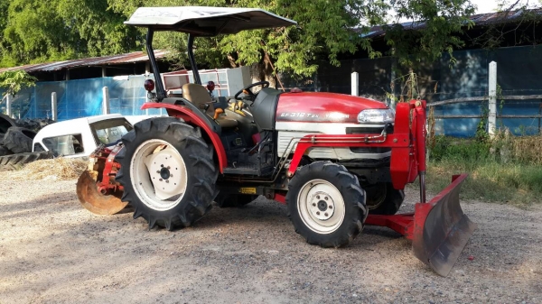 ขายรถแทร็กเตอร์สภาพดี 165,000 บาท