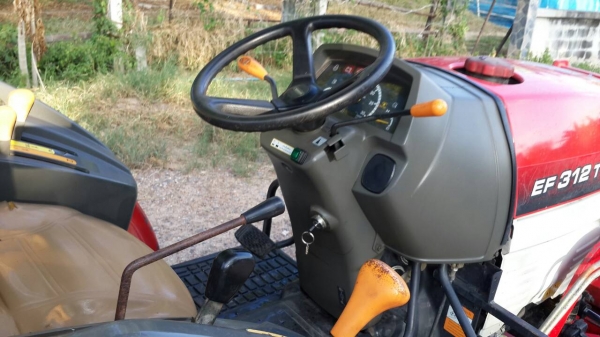 ขายรถแทร็กเตอร์สภาพดี 165,000 บาท