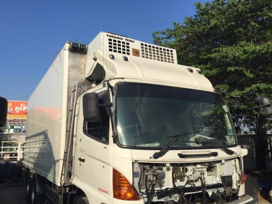 ขายตู้พร้อมเครื่องทำความเย็น สามารถใช้กับไฟฟ้า 3 เฟสได้ สนใจติดต่อ 089-8914921 คุณตุ๊กตา