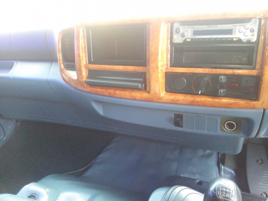 6 ล้อใหญ่ (ตู้ 10บาน ) *Euro.2*  HINO  MEGA  FG1J 220 แรงม้า  *ยาว 7.20 ม.* รถสวยเดิม+สวยจริง  * รถห้างแท้ * มีเล่มพร้อมโอน *