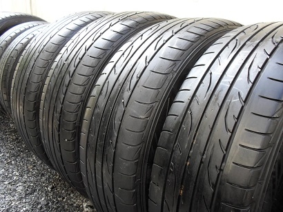 ขายยาง DUNLOP SPORT LM704 ปี1214 (1ชุด) 215-60-16 ราคา 2,600 ขายยาง DUNLOP SPORT LM704 ปี1214 (1ชุด) 215-60-16 ราคา 2,600