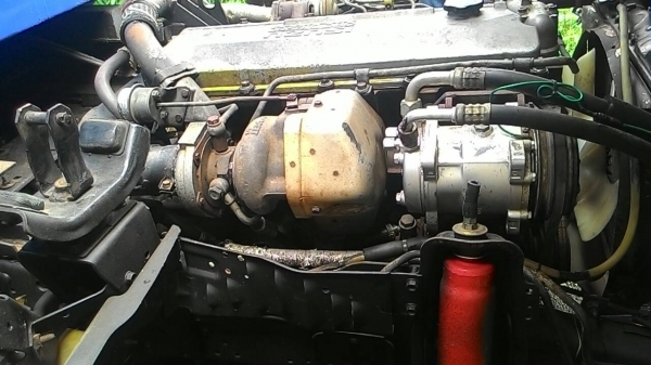 ขายรถบรรทุก 6 ล้อดัมพ์ ISUZU NKR 130 แรงม้าปี 2545 ราคา 450000