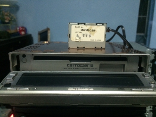 Pioneer DEX-P1 รุ่นท็อป ซิ้งทองแดง ใบ้ CD-RW หน้าจอไฟฟ้าปรับระดับได้ ปรีเอ้า3ชุด กราพฟิกหน้าจอ กล่องไฟแยก คุมกล่องCD Made in Japan สภาพสวย มือ2 ญี่ปุ่น