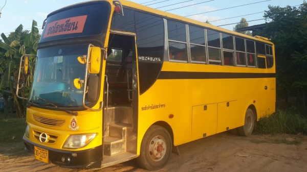 ขายบัส HINO ยาว8เมตร 42ที่นั่ง เครื่องดี HINO EH500 158แรง พวงมาลัยเพาว์เวอร์ เบรกทิฟฟี่ เอกสารพร้อมโอน ทะเบียนเต็ม ดูรถได้ที่ อ.ประทาย จ.นครราชสีมา (ราคา 250000บาท)TEL-0857698049 0887115178 ID LINE ps5599