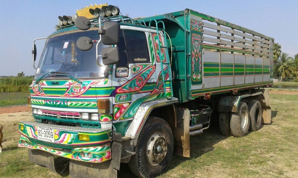 ขาย  อีซูซุ 240 นางฟ้าแท้  รถสวยพร้อมใช้ครับ