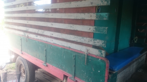 ขายอีแต๋น ใหญ่  เพลาลอย เครื่อง4 สูบ  สโลปลายเกียร์  บรรทุก 5-6 ตันสบายยางดี 4 เส้น