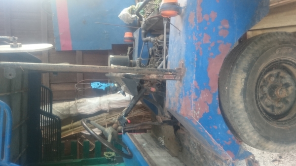 ขายอีแต๋น ใหญ่  เพลาลอย เครื่อง4 สูบ  สโลปลายเกียร์  บรรทุก 5-6 ตันสบายยางดี 4 เส้น