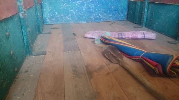 ขายอีแต๋น ใหญ่  เพลาลอย เครื่อง4 สูบ  สโลปลายเกียร์  บรรทุก 5-6 ตันสบายยางดี 4 เส้น