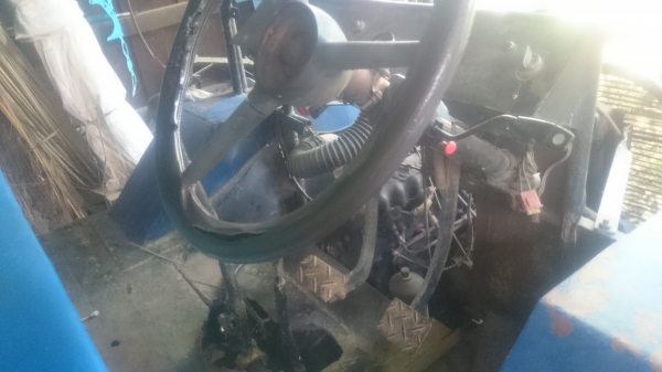 ขายอีแต๋น ใหญ่  เพลาลอย เครื่อง4 สูบ  สโลปลายเกียร์  บรรทุก 5-6 ตันสบายยางดี 4 เส้น