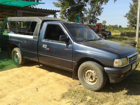 กระบะสวยๆๆเครื่อง2500(87) แอร์เย็น เครื่องดี ไม่มีไอพร้อมใช้ เอกสารทะเบียน