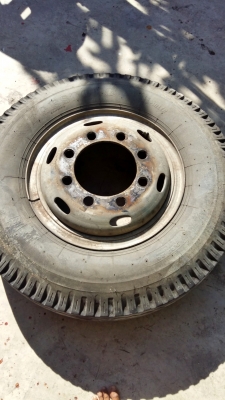 ขายกันชนไอ้หลง527พร้อมยาง900พร้อมกระทระสภาพสวยราคาถุก