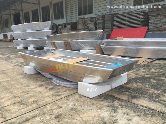 ขายเรืออลูมิเนียมท้องแบนเหมาะสำหรับวิ่งในอ่างเก็บน้ำ เขื่อน ทะเลสาบ แม่น้ำ บึงที่ไม่เจอกับคลื่นใหญ่ครับ