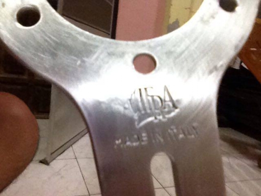 ขายพวงมาลัยไม้ IFRA made in italy แท้ ขนาด13.5 นิ้ว  ราคา1800บาท สภาพสวยมีลอยนิดหน่อย โทร0924462525โส