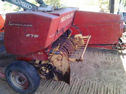 เครื่องอัดฟาง NEW HOLLAND รุ่น 276 (เก่านอก) เครื่องอัดฟาง NEW HOLLAND รุ่น 276 (เก่านอก)