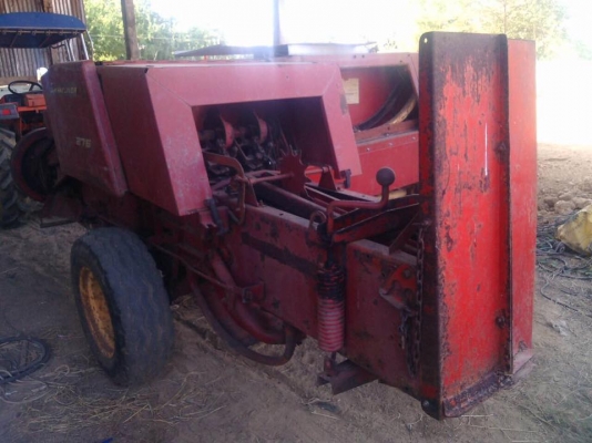 เครื่องอัดฟาง NEW HOLLAND รุ่น 276 (เก่านอก) เครื่องอัดฟาง NEW HOLLAND รุ่น 276 (เก่านอก)