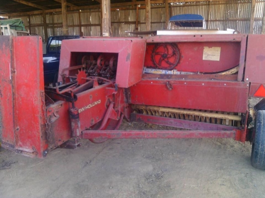 เครื่องอัดฟาง NEW HOLLAND รุ่น 276 (เก่านอก) เครื่องอัดฟาง NEW HOLLAND รุ่น 276 (เก่านอก)