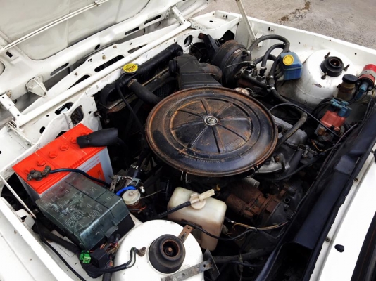 ขาย BMW E21 สีขาว เดิมๆเครื่อง M10 5 เกียร์ ปะผุทำสีมาแล้ว ภายในเบาะหนังสีดำเดิม