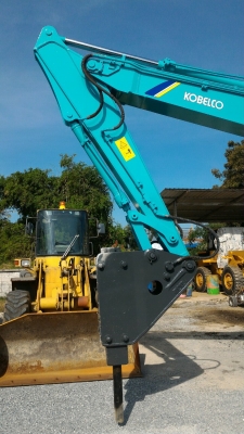 Kobelco SK120-2 พร้อมหัวกระแทกและปุ้งกี๋ นำเข้าจากญี่ปุ่น โทร.090-986-2521 อ๊อบ Kobelco SK120-2 พร้อมหัวกระแทกและปุ้งกี๋ นำเข้าจากญี่ปุ่น โทร.090-986-2521 อ๊อบ