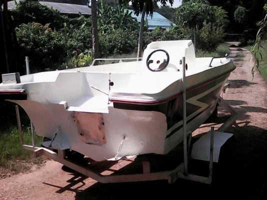 เรือ14ฟุตพล้อมเทลเล่อ