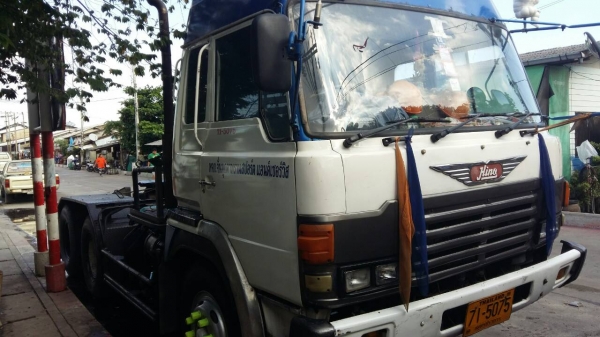 หัวลาก ฮีโน่ เปอร์เฟีย 290แรง 2เพา หัวและหาง พื้นเรียบ2เพา สภาพดีพร้อมใช้ ทะเบียนพร้อมโอน ราคา765,000บ หัวและหาง ครับ หัวลาก ฮีโน่ เปอร์เฟีย 290แรง 2เพา หัวและหาง พื้นเรียบ2เพา สภาพดีพร้อมใช้ ทะเบียนพร้อมโอน ราคา765,000บ หัวและหาง ครับ