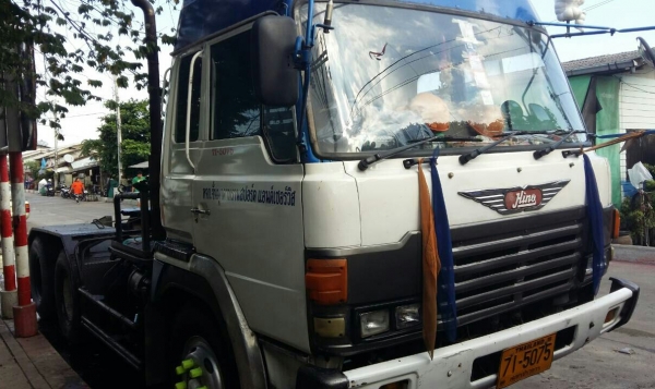 หัวลาก ฮีโน่ เปอร์เฟีย 290แรง 2เพา หัวและหาง พื้นเรียบ2เพา สภาพดีพร้อมใช้ ทะเบียนพร้อมโอน ราคา765,000บ หัวและหาง ครับ หัวลาก ฮีโน่ เปอร์เฟีย 290แรง 2เพา หัวและหาง พื้นเรียบ2เพา สภาพดีพร้อมใช้ ทะเบียนพร้อมโอน ราคา765,000บ หัวและหาง ครับ